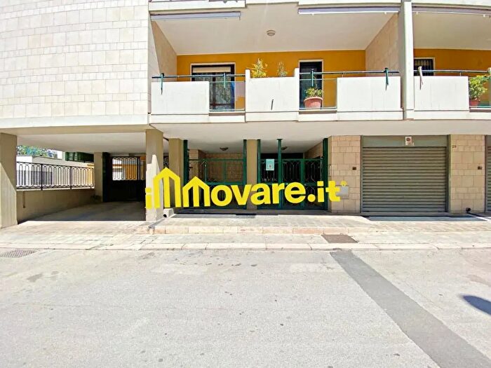 Appartamento con 5 locali in vendita in Via Benedetto Croce, Triggiano