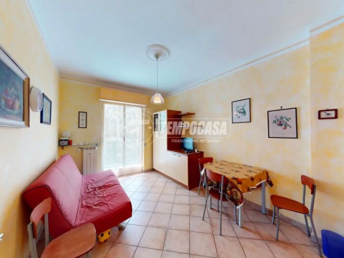 Appartamento bilocale in vendita in Via Ponti, Borghetto Santo Spirito
