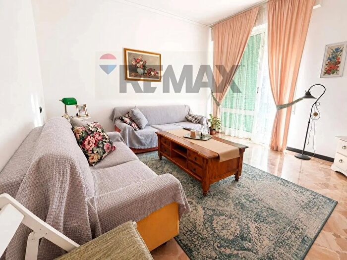 Appartamento con 5 locali in vendita in Via Antonio E Adelina Devoto, Chiavari