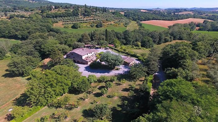 Casa in vendita in Cetona