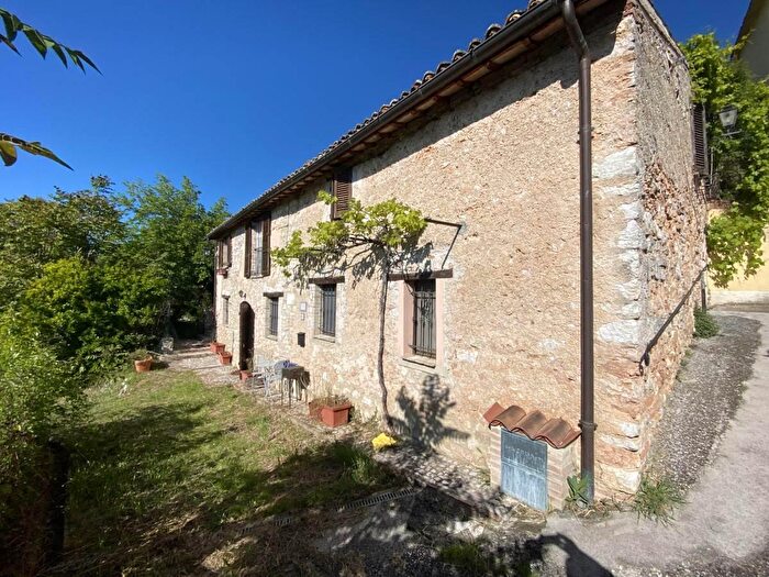 Casa con 5 locali in vendita in Spoleto
