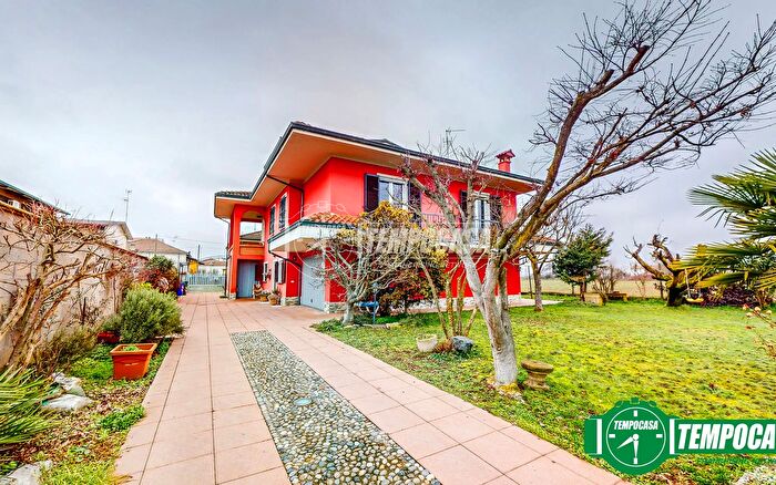 Casa con 5 locali in vendita in Mede