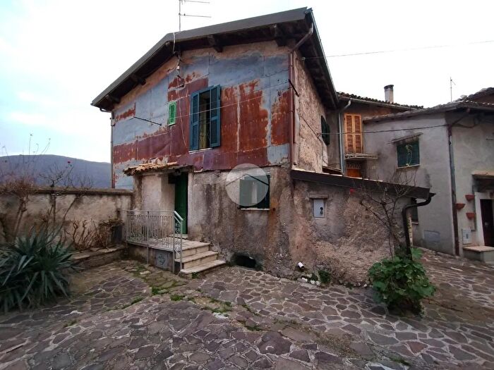 Casa trilocale in vendita in Via del Forno, Arcinazzo Romano