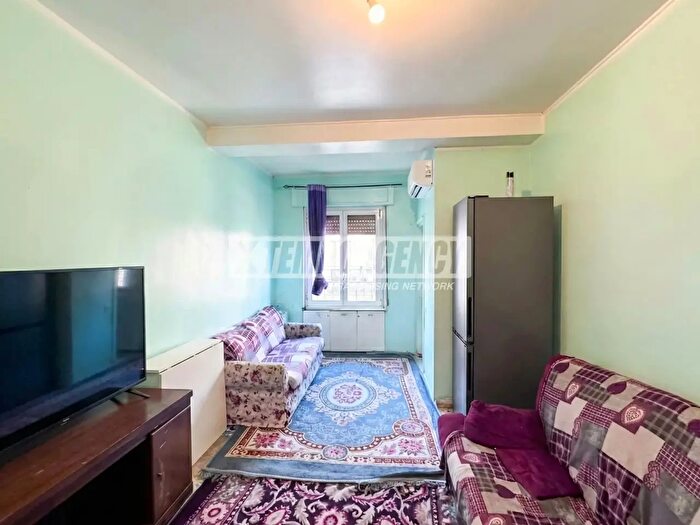 Appartamento bilocale in vendita in Via Valera, Garbagnate Milanese