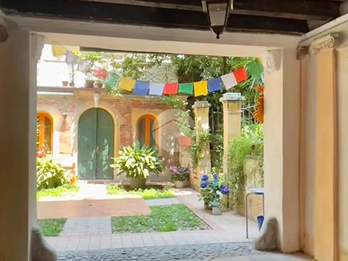 Appartamento bilocale in affitto in Vicolo Volto San Luca, Verona