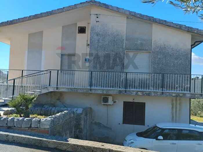 Casa con 12 locali in vendita in Via Vanella, Modica