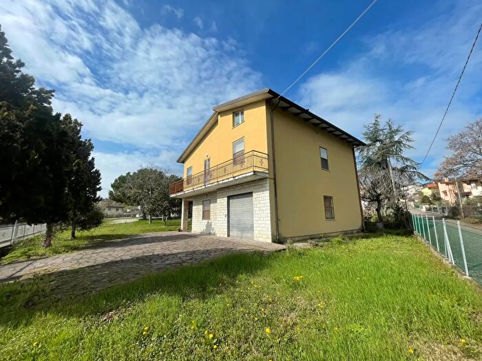 Casa con 5 locali in vendita in Via Don Lorenzo Milani, Novafeltria