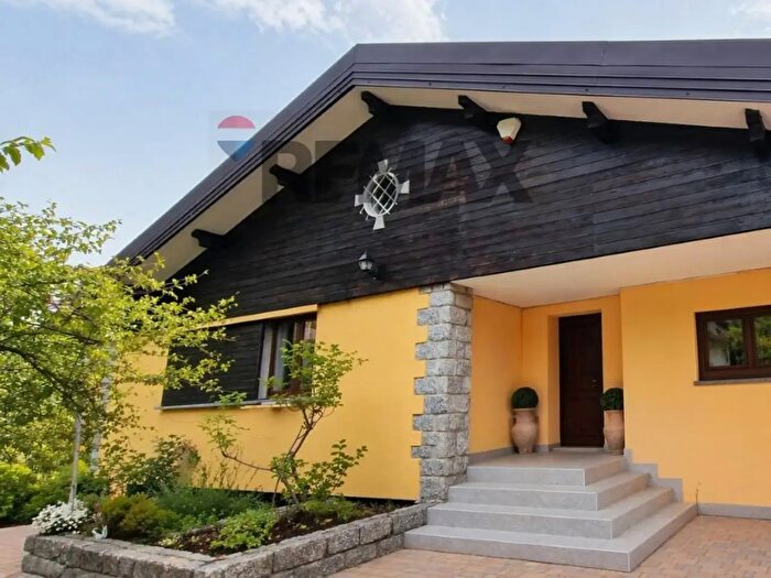 Casa quadrilocale in vendita in Via Pala Domena, Miazzina