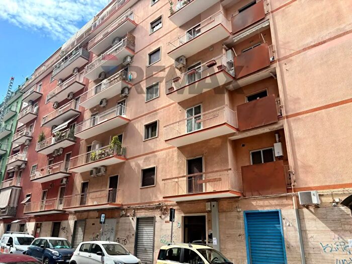 Appartamento quadrilocale in affitto in Via Laterza, Bari