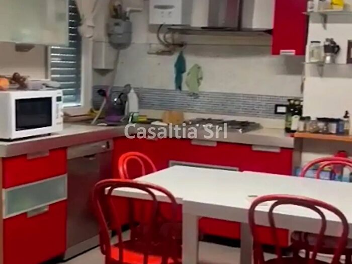 Appartamento trilocale in affitto in Via Diego Guicciardi, Milano