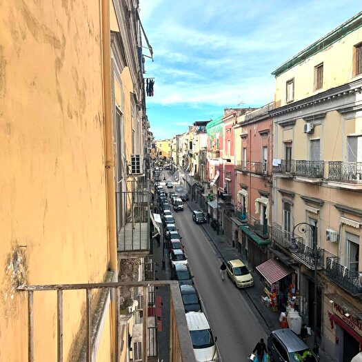 Appartamento con 5 locali in vendita in CSo Vittorio Emanuele III, Torre Annunziata