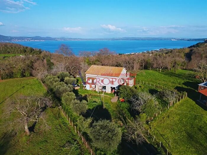 Casa quadrilocale in vendita in Via di Battistella, Bracciano
