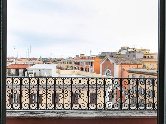Casa trilocale in affitto in Via Ottaviano, Prati, Roma