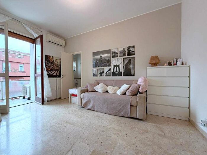 Appartamento monolocale in affitto in Via Gian Giacomo Mora, Carrobbio, Milano