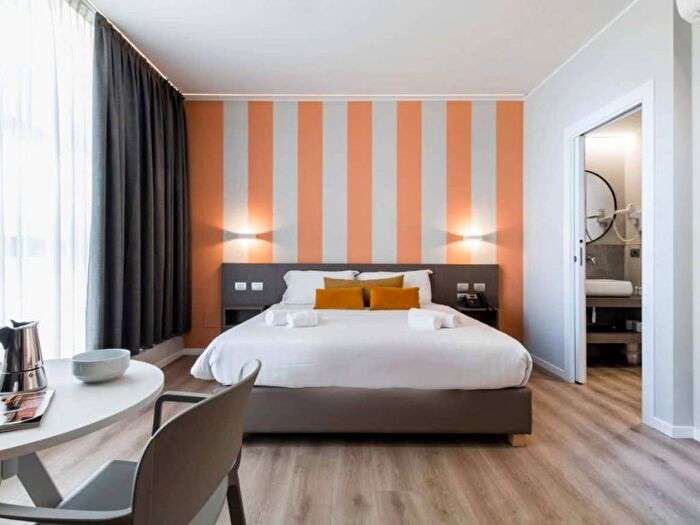Appartamento in affitto in Piazza Tirana, Giambellino, Milano