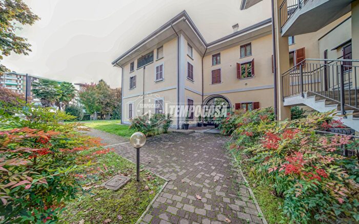 Case in Vendita e in Affitto - 2