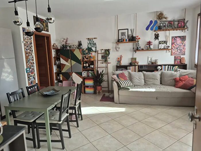 Appartamento trilocale in vendita in Via Luigi Strazzabosco, Padova