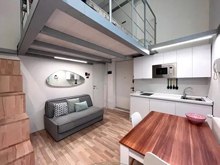 Appartamento bilocale in affitto in Via Macedonio Melloni, Milano