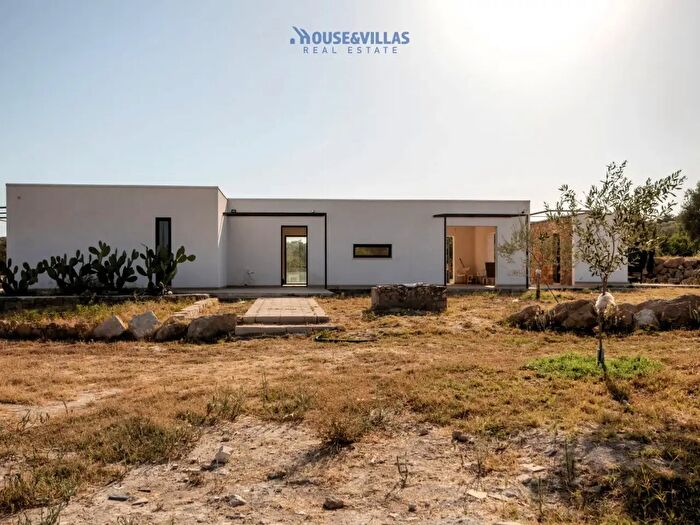 Casa trilocale in vendita in Contrada Gioi, Noto