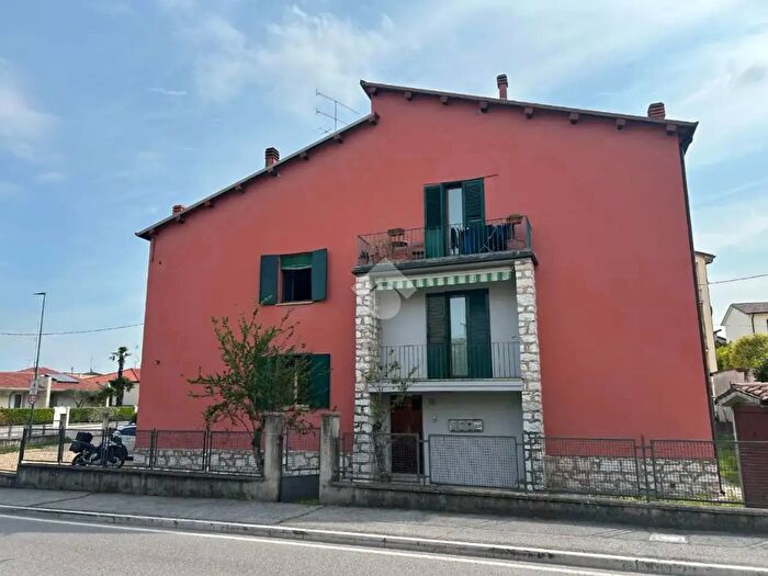 Appartamento quadrilocale in vendita in Via Mantova, Peschiera Del Garda