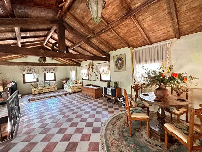 Casa con 10 locali in vendita in Salita Capo La Piazza, Colle Di Tora