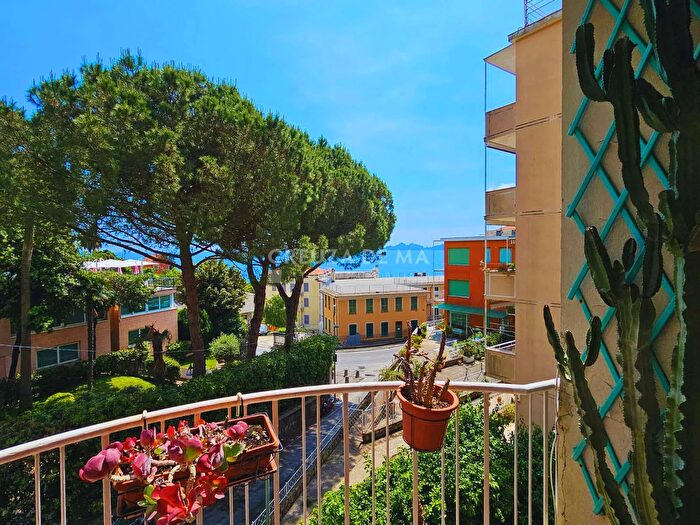 Appartamento con 5 locali in vendita in Via Punta Seglio, Rapallo