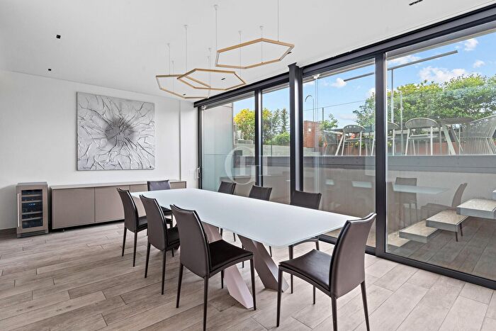 Appartamento con 5 locali in vendita in Viale Trento, Lomazzo