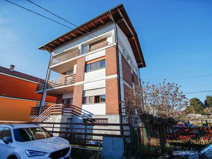 Appartamento con 6 locali in vendita in Via Dante, Foglizzo