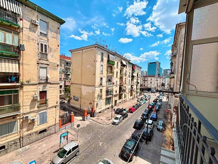 Appartamento bilocale in affitto in Via zara, Centro Direzionale, Napoli