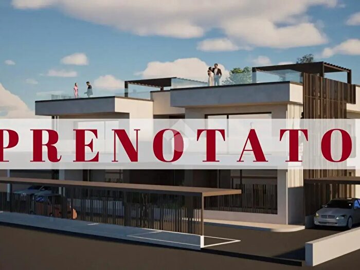 Appartamento trilocale in vendita in Via Roma, Porto Ceresio