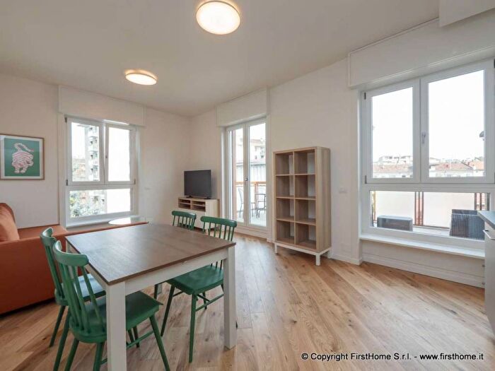 Appartamento trilocale in affitto in via ORSEOLO, Solari, Milano