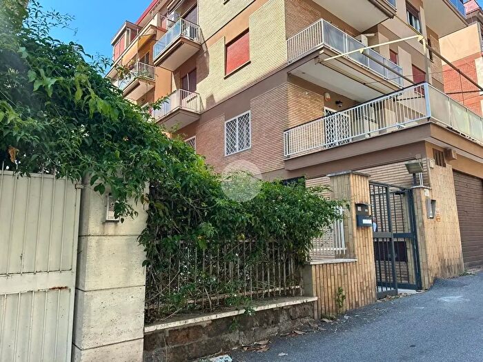 Appartamento bilocale in affitto in Via Alfredo Panzini, Roma