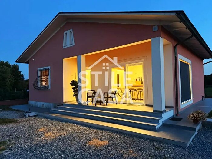 Casa quadrilocale in vendita in Castelfranco di Sotto Pi, Castelfranco Di Sotto