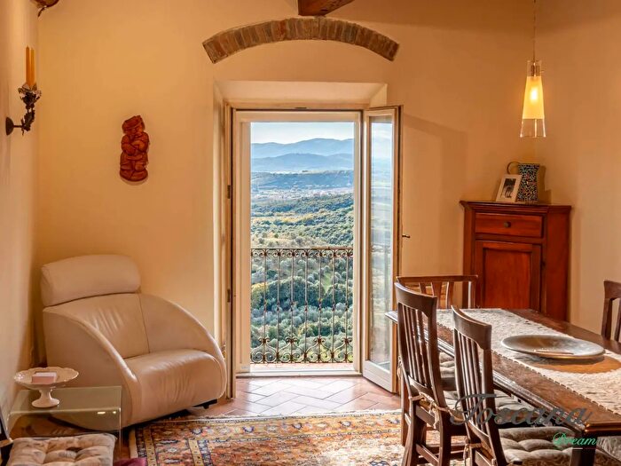 Appartamento con 5 locali in vendita in Roccastrada