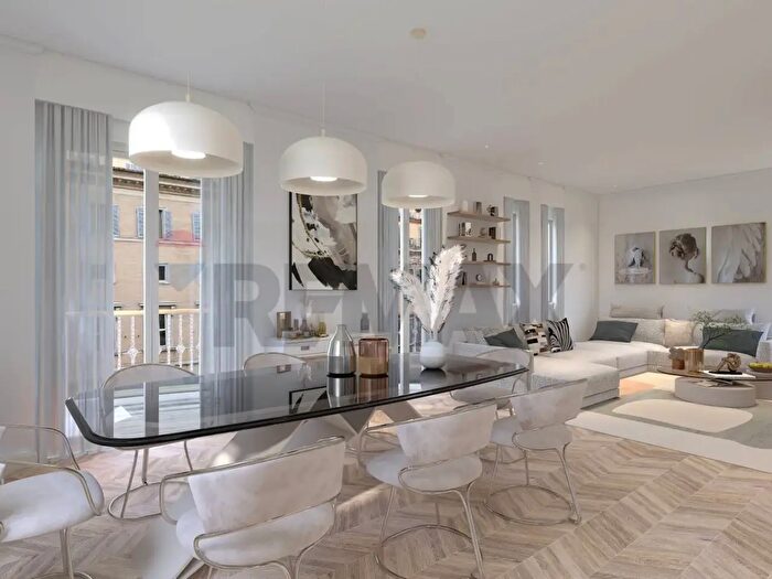 Appartamento con 7 locali in vendita in Roma