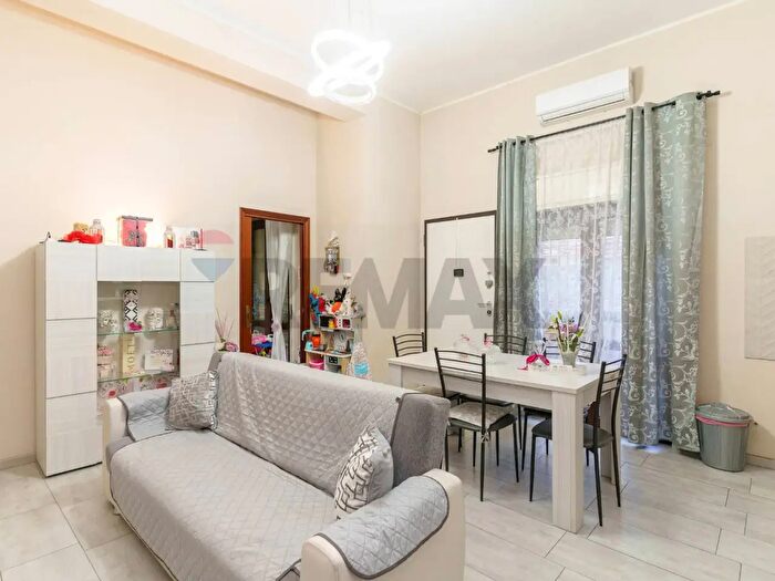 Appartamento bilocale in affitto in Via Napoli, Aci Castello