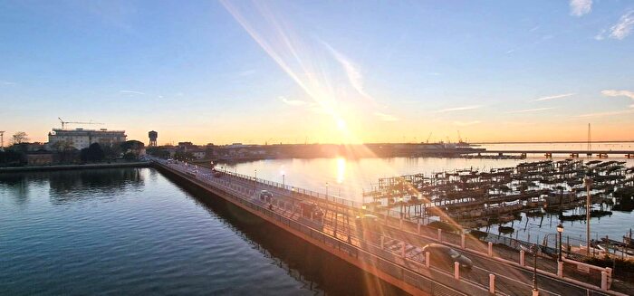 Appartamento con 8 locali in vendita in Viale della Repubblica, Chioggia
