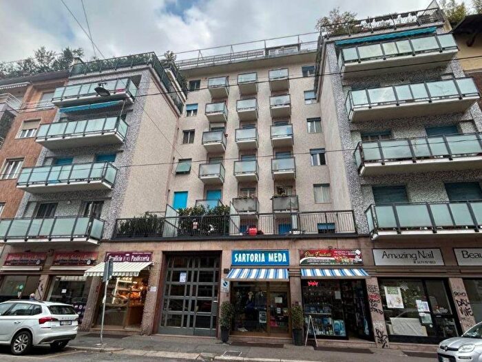 Appartamento trilocale in affitto in Via Giuseppe Meda, Ascanio Sforza, Milano