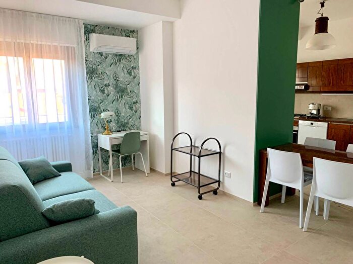 Appartamento bilocale in affitto in Via Stendhal, Solari, Milano