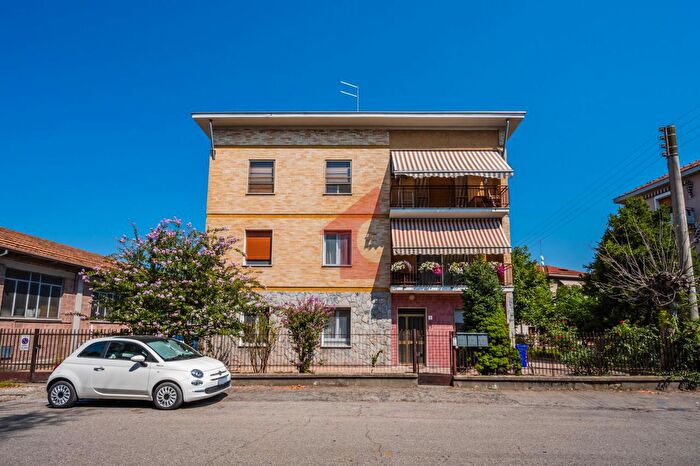 Appartamento con 5 locali in vendita in Via Muzzi, Parma