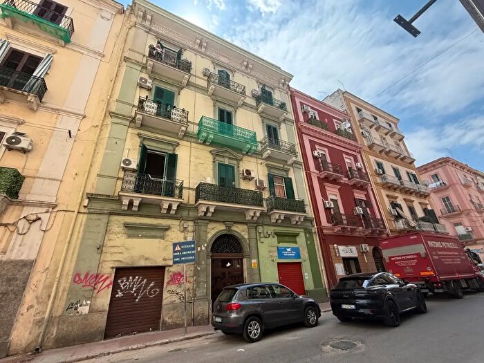 Appartamento trilocale in vendita in Via Leonida, Taranto