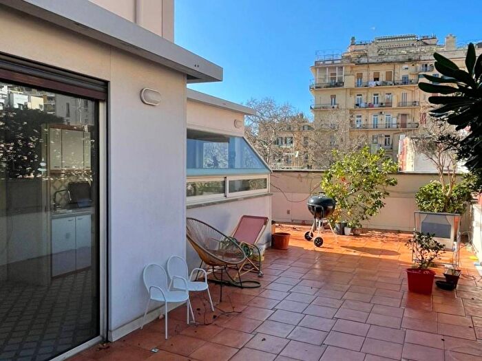 Appartamento con 5 locali in affitto in Vico Vetriera, Chiaia, Napoli