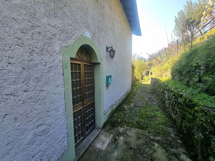 Casa con 9 locali in vendita in Piana Tagliata, Castiglione Di Garfagnana