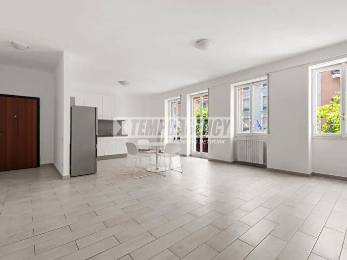 Appartamento quadrilocale in vendita in Via Privata Andrea Pellizzone, Milano