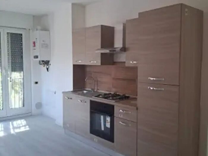 Appartamento trilocale in vendita in Via Mondrian, Roma