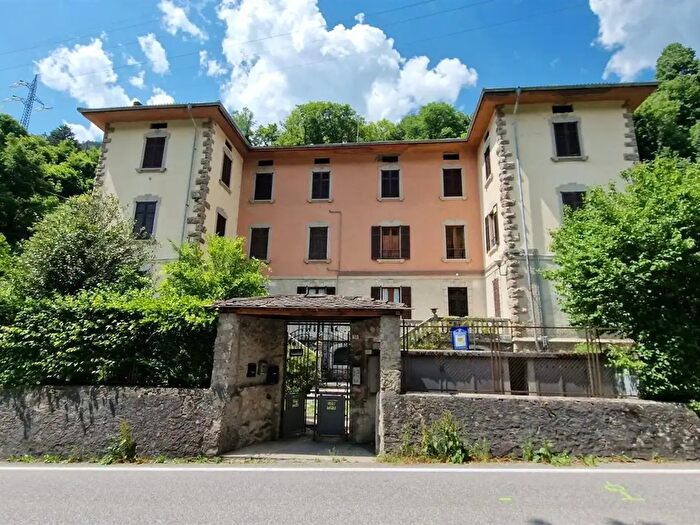 Appartamento trilocale in vendita in Via Donizzetti, Olmo Al Brembo