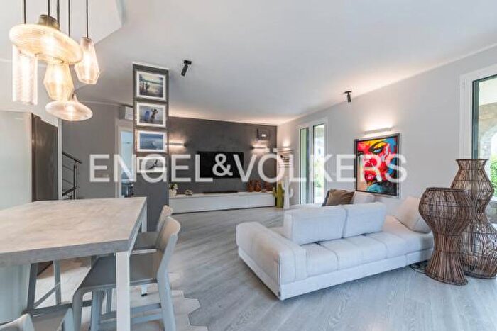 Casa quadrilocale in vendita in Regione Grassi, Villanova DAlbenga