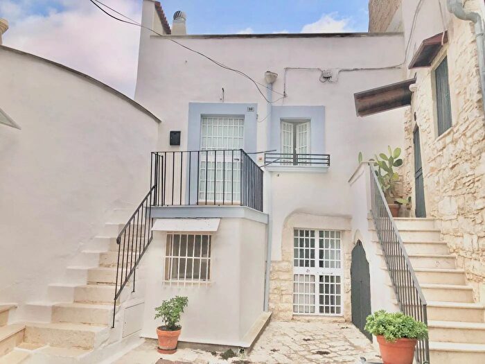 Casa bilocale in vendita in Indirizzo Via Roma, Cassano Delle Murge