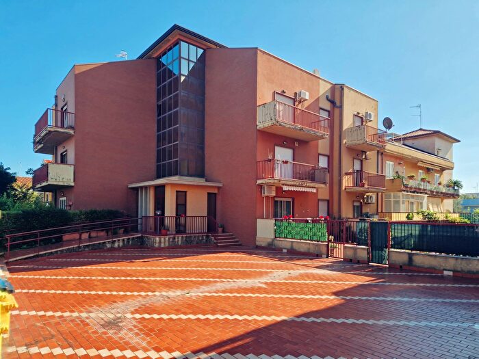 Appartamento con 5 locali in vendita in Via Paolo Orsi, Mascali