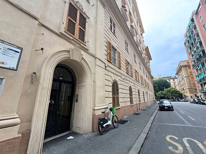 Appartamento bilocale in affitto in Via Odessa, Foce, Genova